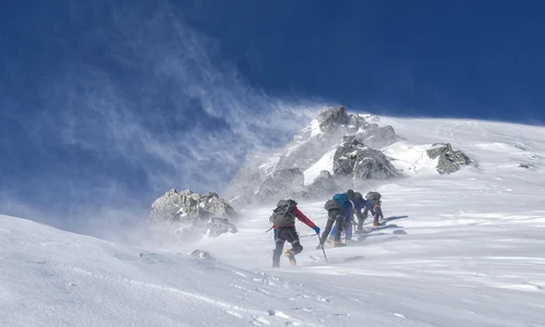 mountain climbing 2124113 1280 jpg