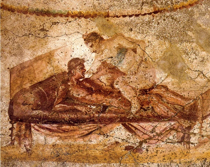 Scenă erotică pictată pe un perete dintr-un bordel din oraşul roman Pompei FOTO en.wikipedia.org