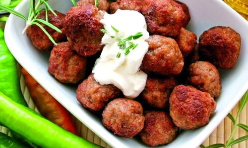 chiftele grecesti shutterstock 23254999 jpeg