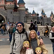 Simona Gherghe atenționează părinții să fie bine antrenați atunci când optează pentru o excursie la Disneyland cu copiii