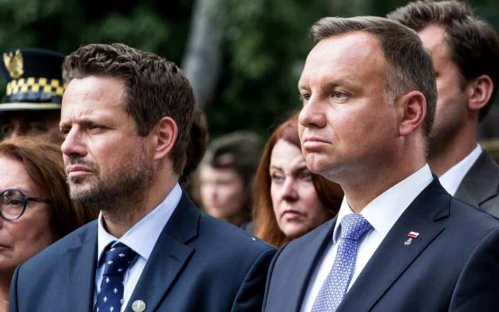 Primarul Var;oviei Rafal Trzaskowski şi preşedintele Poloniei, Andrzej Duda se vor confrunta în turul doi al prezidentialelor