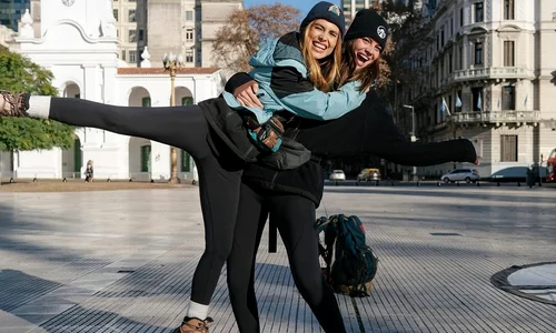  Laura Giurcanu (27 de ani) și Sânziana Negru (36 de ani) sunt marile câștigătoare ale sezonului 6 din America Express - Drumul Soarelui