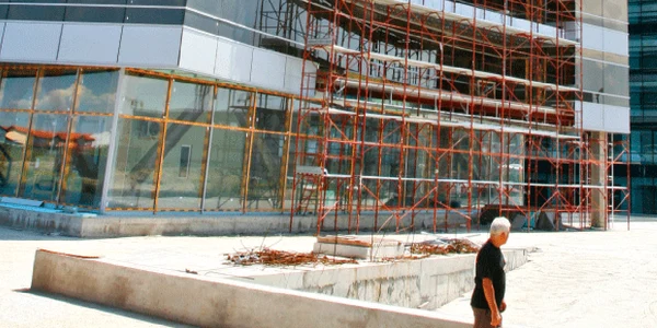Investiţiile străine au susţinut construcţiile, dar mai mult în vederea speculării imobiliare a clădirilor noi decât pentru folosirea lor pe termen lung  