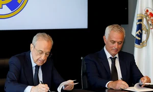 Jose Mourinho si Florentino Perez (Facebook Real Madrid) jpg