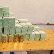 Ungaria a confiscat un convoi cu valori aparținând unei bănci ucrainene FOTO EPA EFE jpg