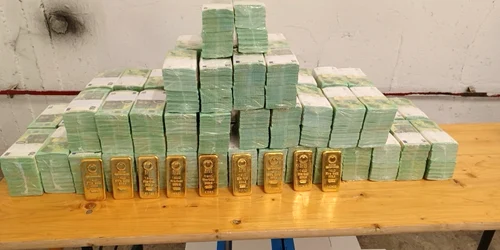 Ungaria a confiscat un convoi cu valori aparținând unei bănci ucrainene FOTO EPA EFE jpg