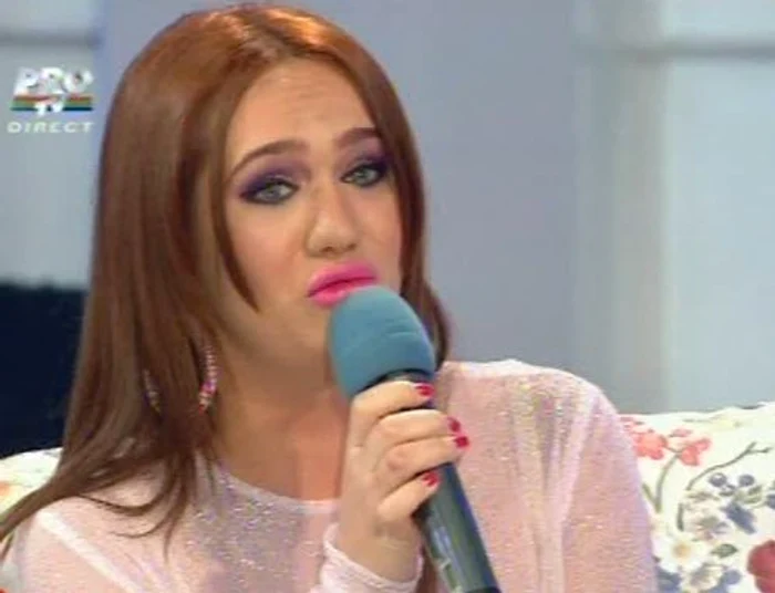Margherita este complexată de sânii ei (Foto: captură video Pro TV)