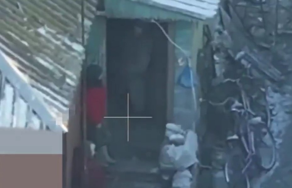 Soldații nord-coreeni din regiunea Kursk îi scot în ger pe localnici din propriile case. „Probabil pentru a evita atacurile cu drone”