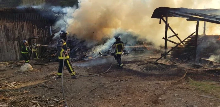 incendiu manastire ramet