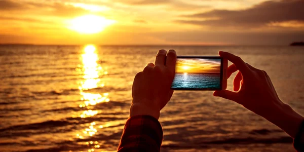 Poze cu telefonul FOTO 123 RF