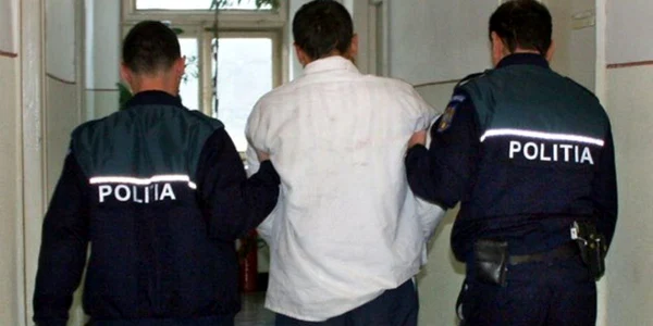 Criminalul s-a predat poliţiei