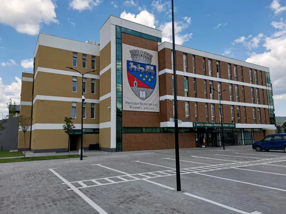 Direcţia_de_Taxe_şi_Impozite_din_cadrul_Primăriei_Râmnicu_Vâlcea Foto Adevărul