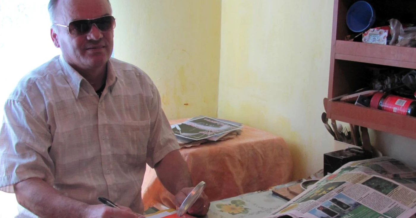 Vasile Cristian spune că uneori mai scrie şi singur