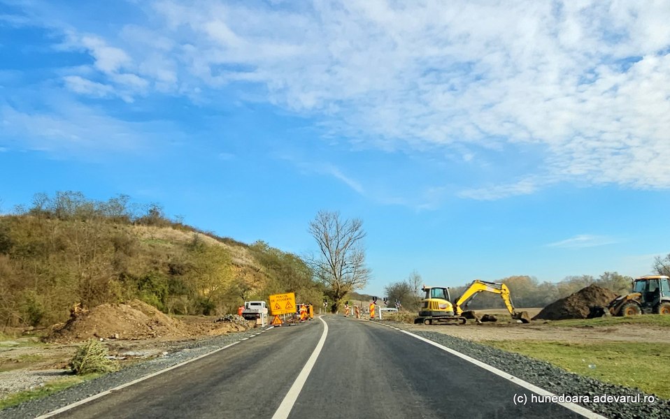 Șosea modernă peste vestigiile drumului imperial din Dacia. Secretele celui mai vechi drum roman VIDEO