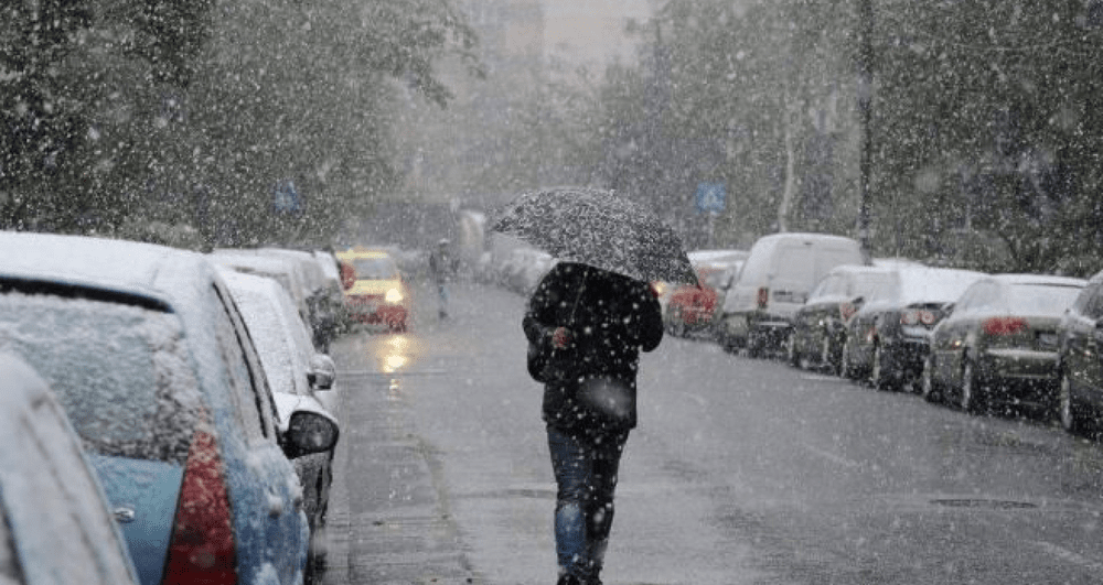 ALERTĂ METEO Cod portocaliu de ninsori abundente, extins până miercuri. Vremea rea va afecta toată țara până sâmbătă