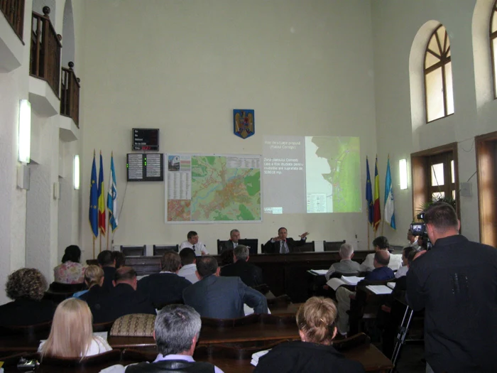 Majorarea taxelor locale va fi supusă astăzi la vot