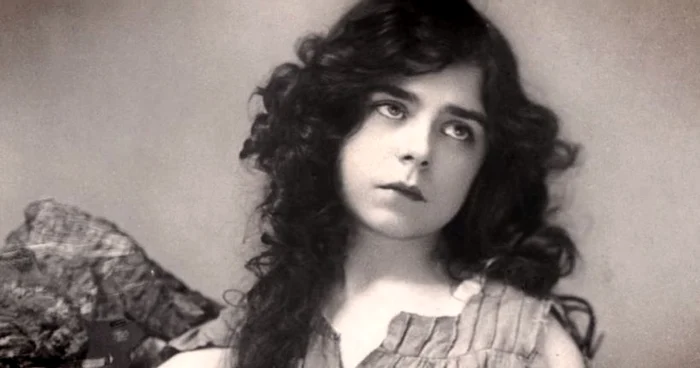 Oamenilor le era mai ușor să mențină o expresie serioasă în fotografii