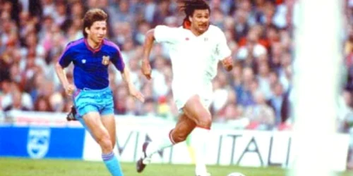 Dan Petrescu, în duel cu Gullit