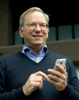 eric schmidt moto x foto the verge