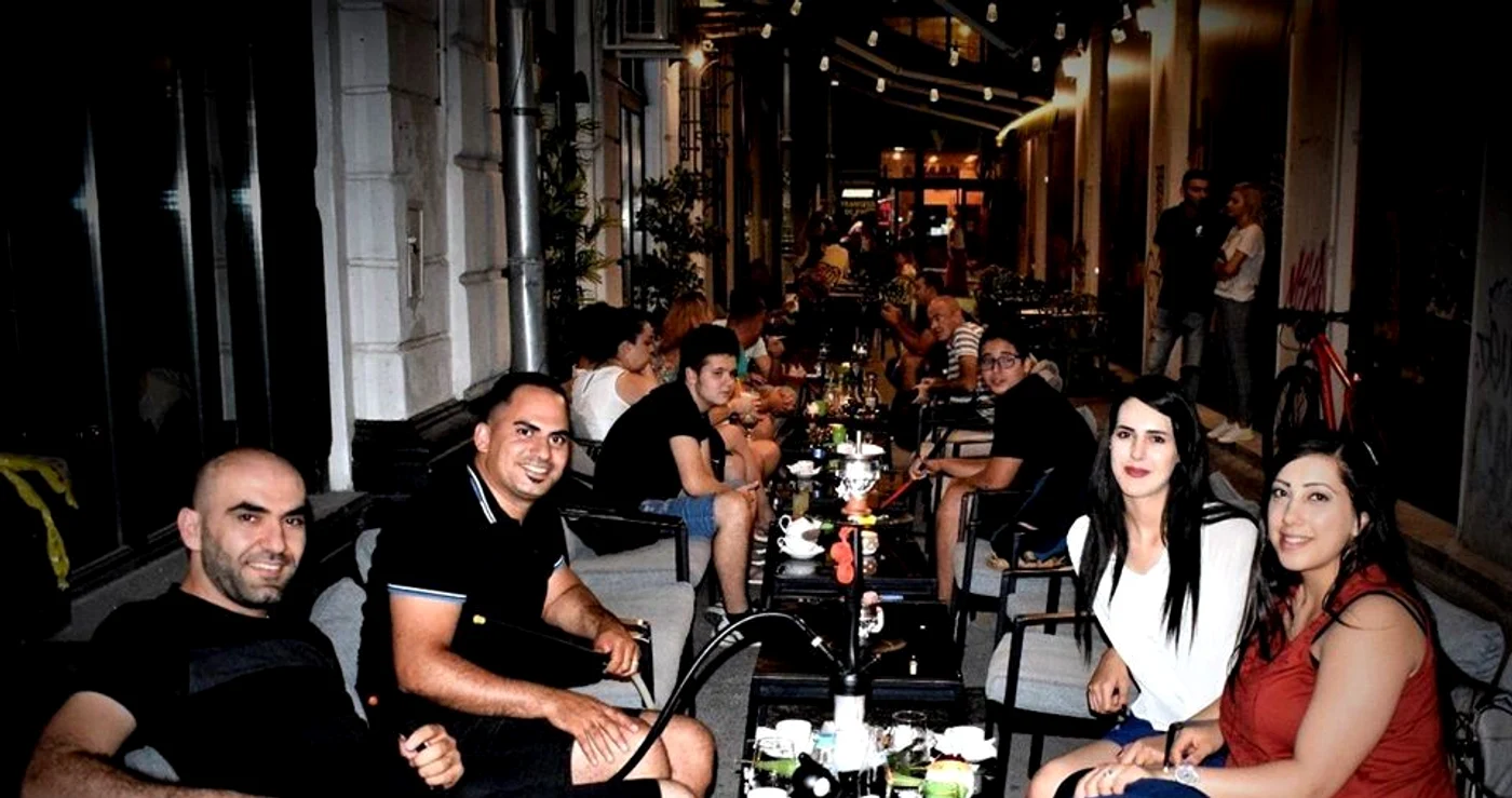 
    Clienții WHYS Bar au fost puși să plătească taxă pentru COVID-19Foto: Facebook/WHYS Bar  