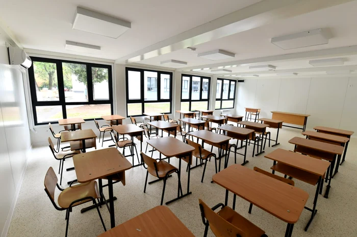 Sală de clasă în școala modulară din sectorul 6