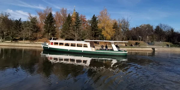 Vaporul Pelican e din nou pe Bega FOTO Ş.Both