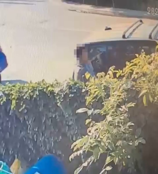 Un bărbat a dat foc unei mașini din răzbunare, după 10 ani. Suspectul a fost reținut
