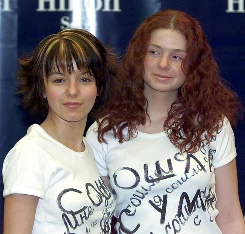 
    Iulia Volkova şi Lena Katina, adică trupa T.A.T.U., vin la «Vocea României». (Foto: Reuters)  