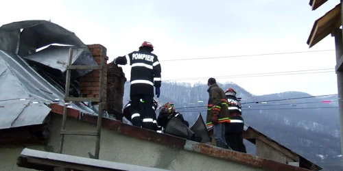 Locuinţa Elenei Dunca afectată de incendiu