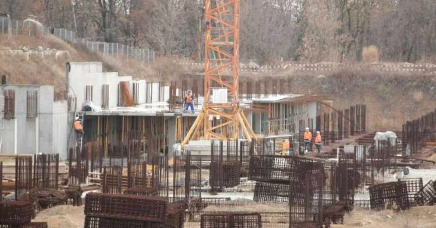 Lucrările la Adora Mall sunt abia la început. Foto: Victor C. Boldîr