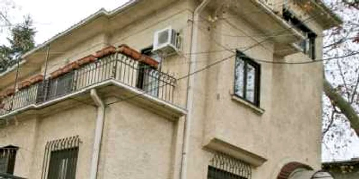 Vila din strada Starostescu în care locuieşte cu chirie Mircea Geoană