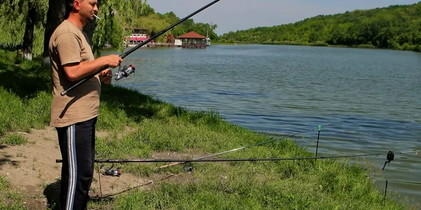 Pescarii vin în acest loc foarte des Foto: Adevarul