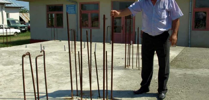 În patru ani, s-a turnat doar fundaţia grădiniţei
