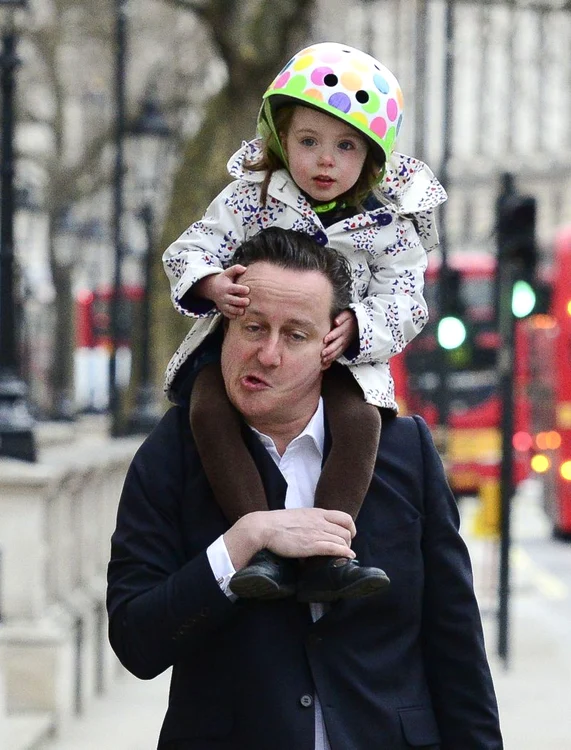 
    David Cameron şi fiica lui, Florence (foto: Rexfeatures)  