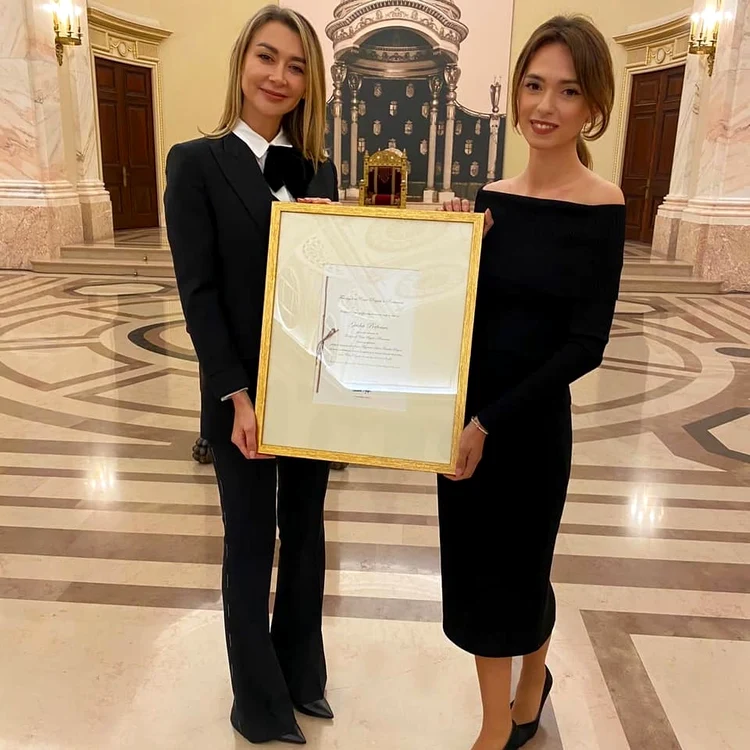 1 denisa tanase de la bambi parfumuri my geisha furnizor al casei regale majestatea sa margareta 6 jpg jpeg