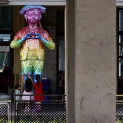 Statuia "Dl Goe" în Gara din Ploiești