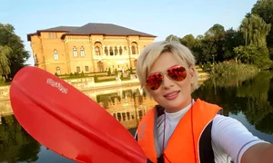 Zâmbeşte! E timpul pentru selfie, Adora! jpeg