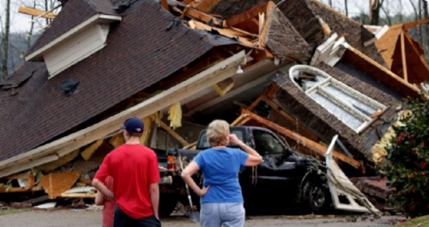 Cinci morţi după o tornadă din Alabama FOTO NEWS.RO