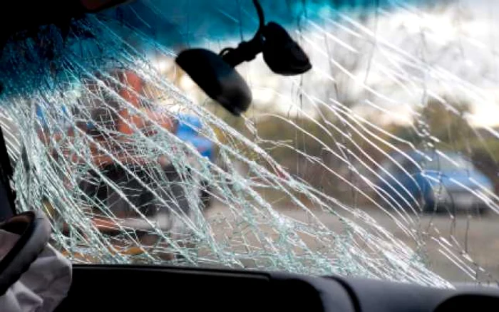 Cel puţin 10 persoane au fost rănite în urma accidentului