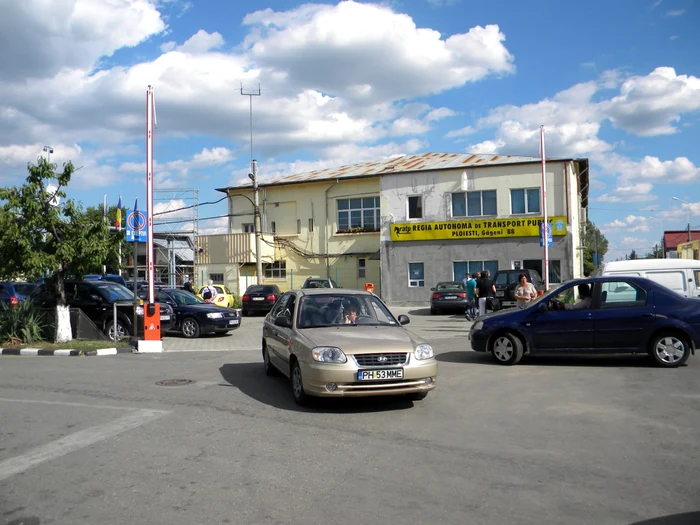 Operatorul de transport public, fostul RATP, nu-şi permite să acopere costurile traseelor către mall-uri. FOTO Adevărul Ploieşti