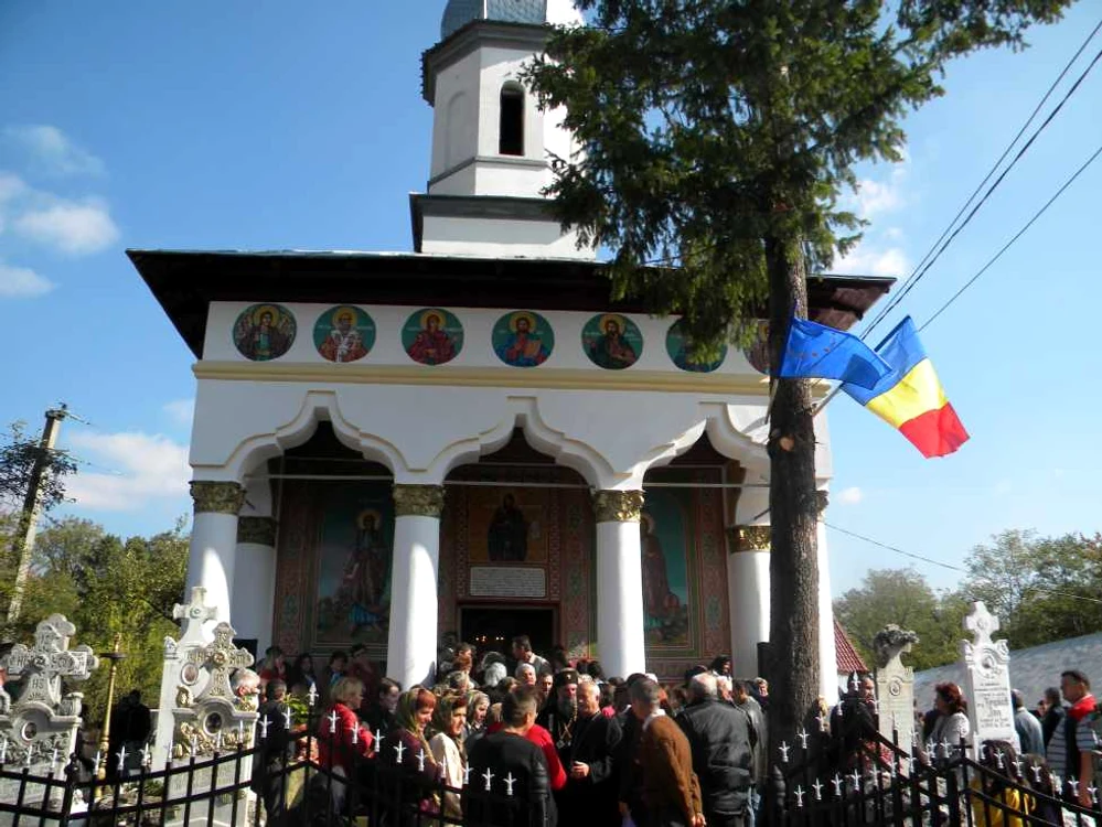 Biserica a fost refințită în prezența Mitropolitului Olteniei