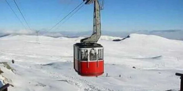Transportul pe cablu este gratuit, lunea, pentru localnicii din Sinaia (foto: arhivă)