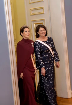Regele Frederik și Regina Mary în Elie Saab în Lituania. FOTO: Casa Regală daneză
