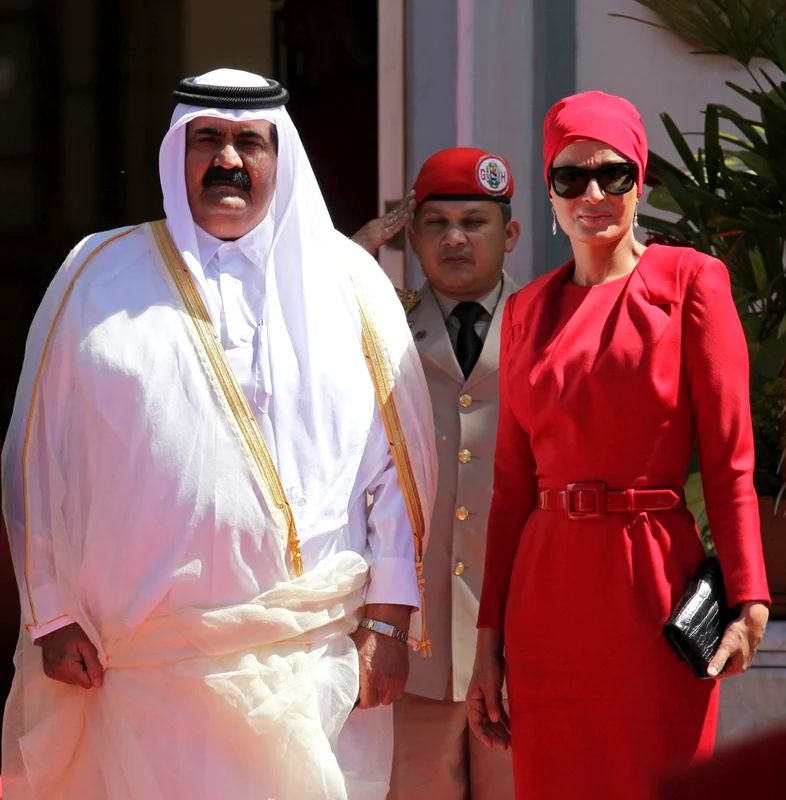 Hamad bin Khalifa al-Thani și Șeica Moza bint Nasser. FOTO: Profimedia