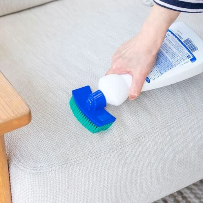 Detergent cu perie pentru covoare Dr Beckmann Sursă Casa Curata jpg