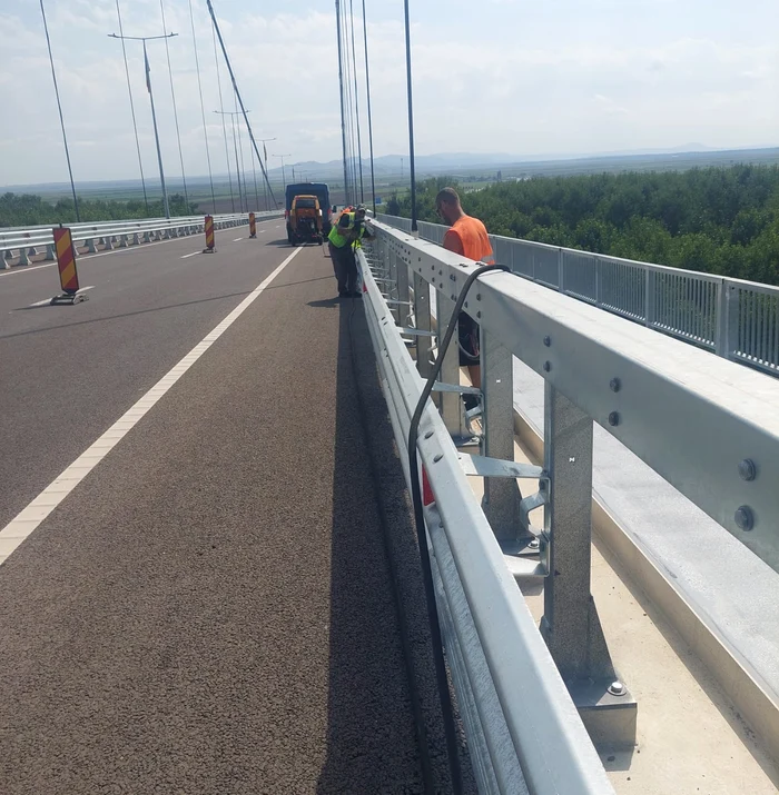 Probleme la Podul suspendat peste Dunăre, Foto: Facebook CNAIR