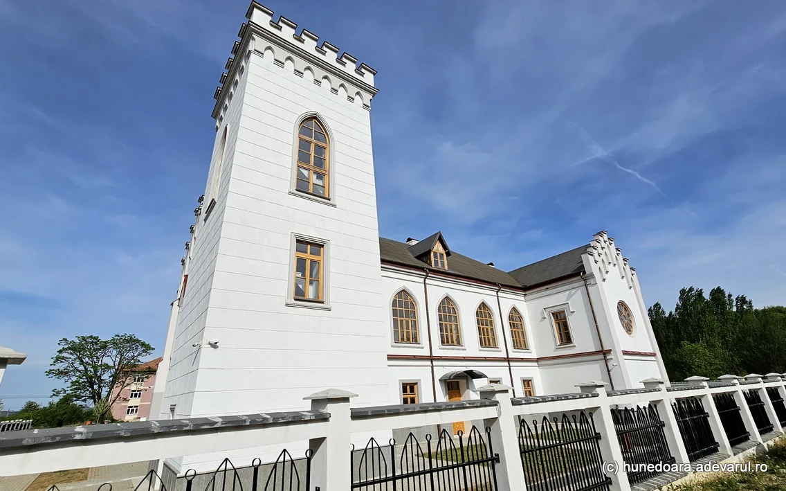 Castelul Nopcsa din Săcel  Foto Daniel Guță  ADEVĂRUL (2) jpg