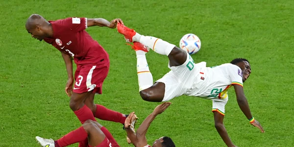 Imagine din meciul dintre Qatar și Senegal la Camiponatul Mondial de Fotbal Qatar 2022. FOTO Getty Images
