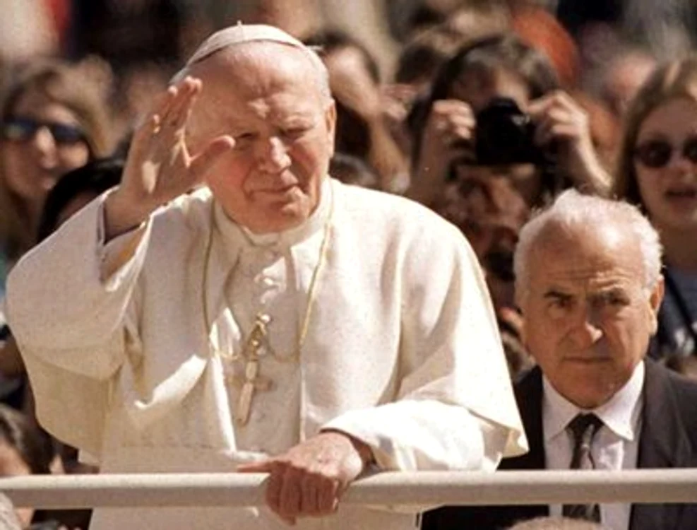 
    Papa lăsase decizia finală unui grup de cardinali  
