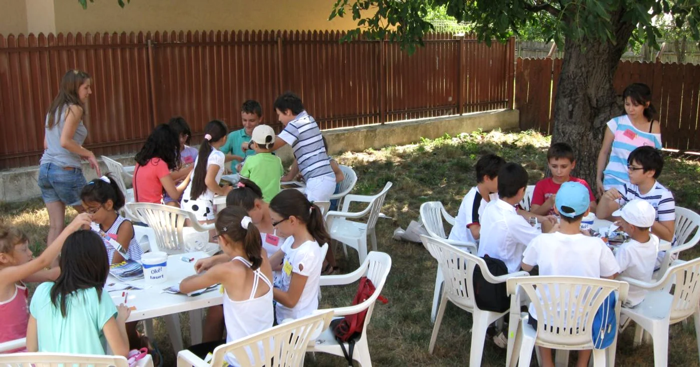 Copii aşteaptă vacanţa să se încrie la clubul de vacanţă